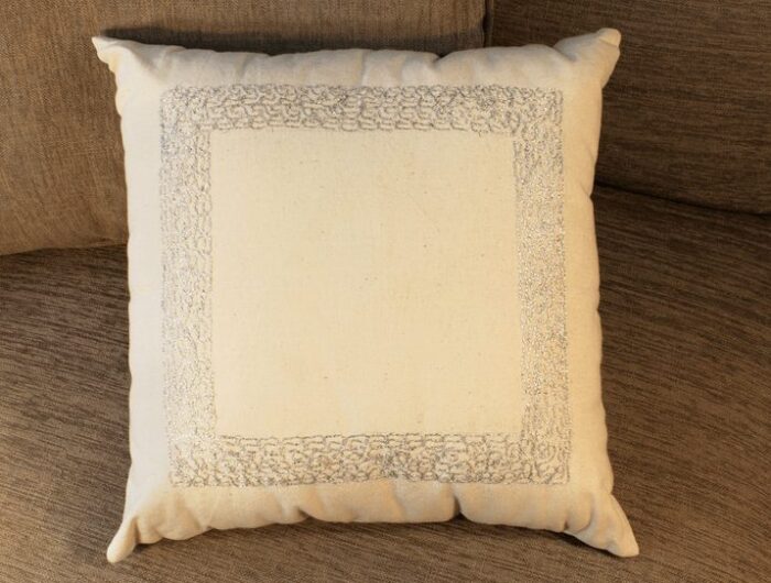 coussin-brodé-coton-argent-5
