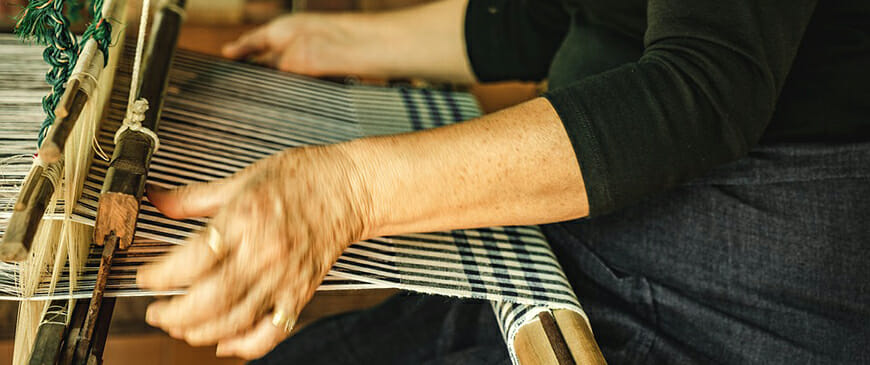 tissage-artisanal-metier-bras