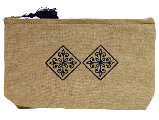 trousse-brodee-maquillage